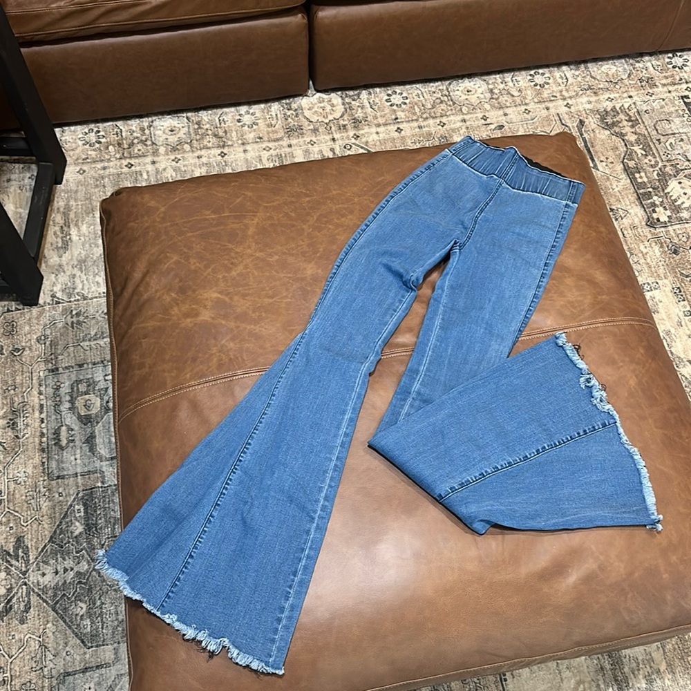 Three Birds Nest medium denim Flares